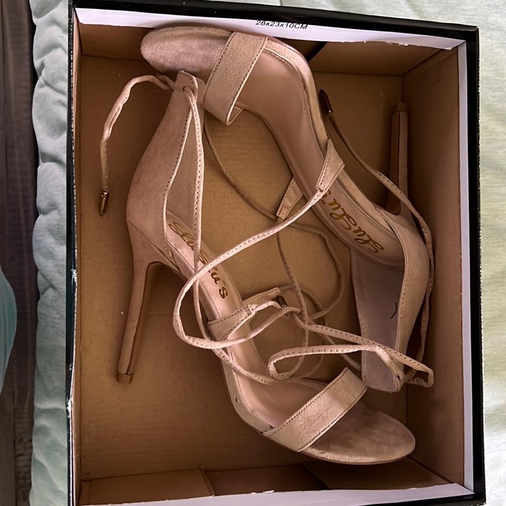 Tie up nude heels